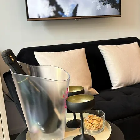 De L'avenue アパート *