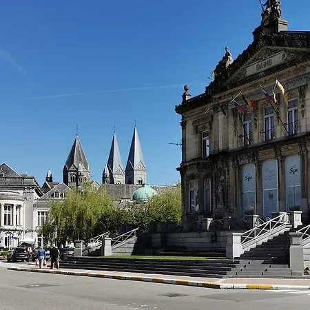 De L'avenue *
